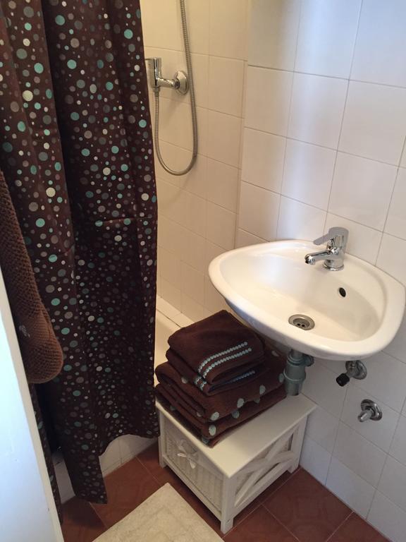Guest House Punta Grzan بيتريتْشاني الغرفة الصورة